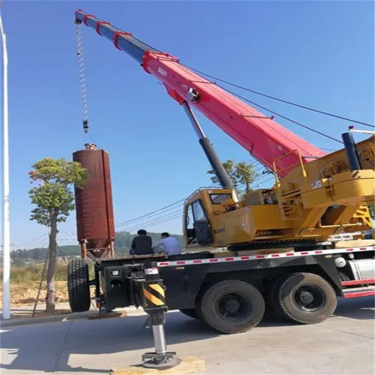 建始专业吊车租赁多少钱