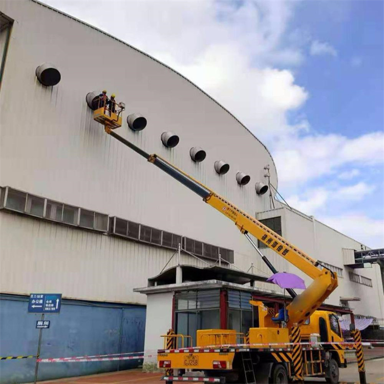 建始高空作业车出租服务：专业广告牌安装解决方案