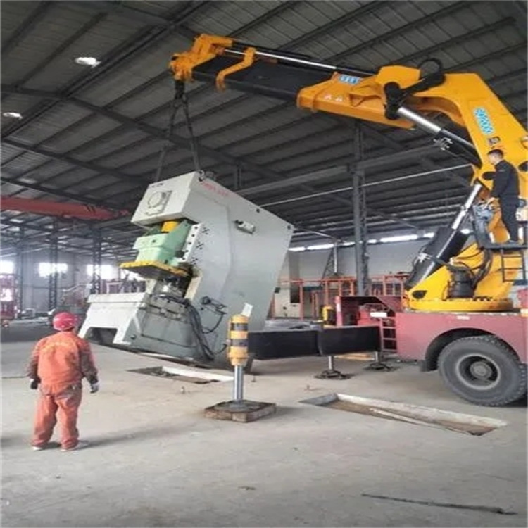 建始80吨折臂吊车出租附近电话